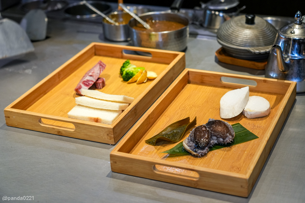 新北板橋｜軒妮士鐵板燒．228元起自助吧吃到飽，平價雙人套餐、海陸全餐、高級龍蝦和牛任選～