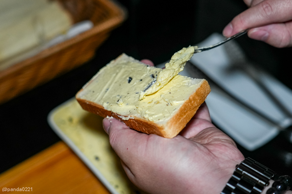 新北板橋｜軒妮士鐵板燒．228元起自助吧吃到飽，平價雙人套餐、海陸全餐、高級龍蝦和牛任選～