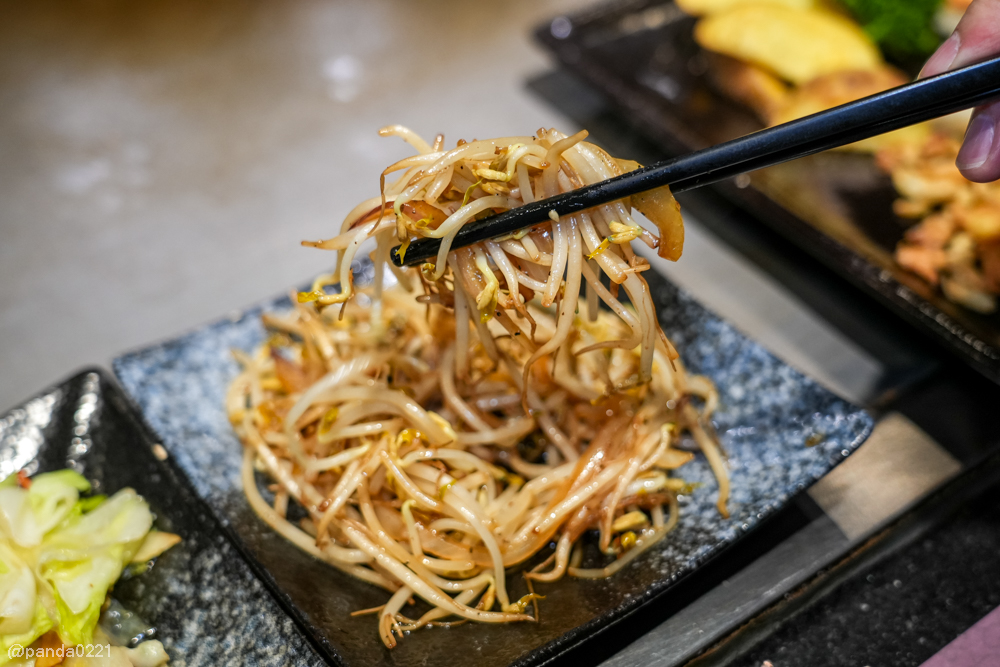 新北板橋｜軒妮士鐵板燒．228元起自助吧吃到飽，平價雙人套餐、海陸全餐、高級龍蝦和牛任選～