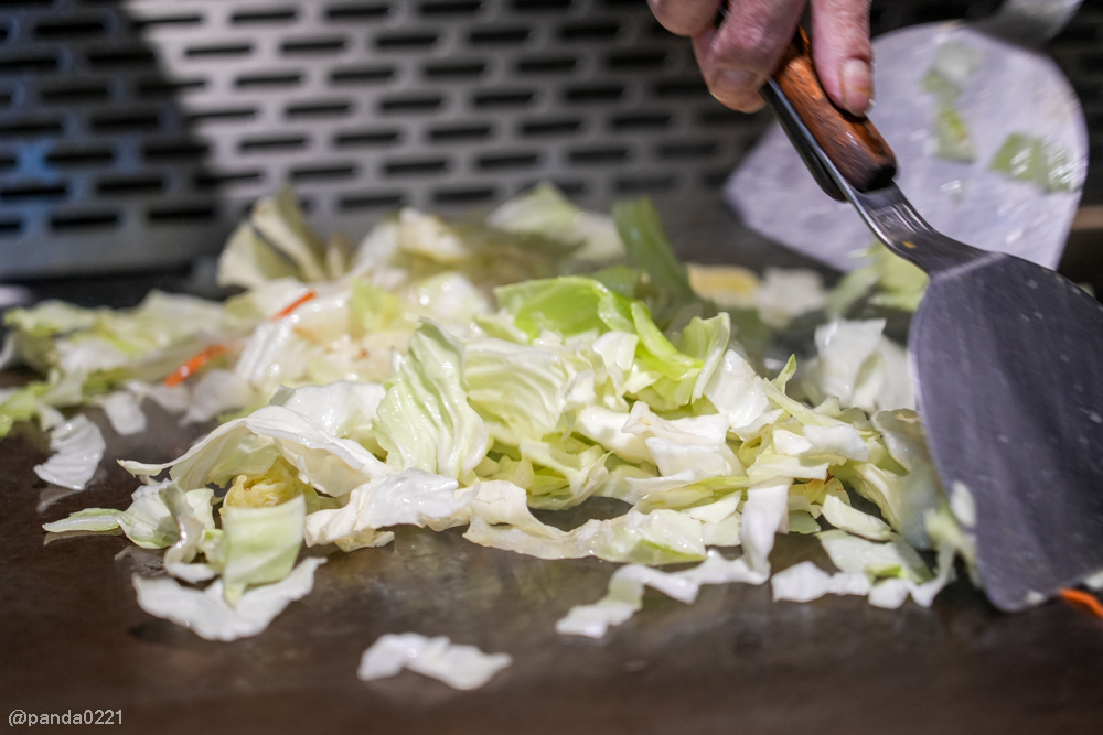 新北板橋｜軒妮士鐵板燒．228元起自助吧吃到飽，平價雙人套餐、海陸全餐、高級龍蝦和牛任選～