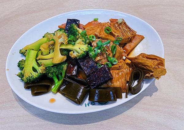 [台北小吃]內湖區內湖站「中興眷村-成功店」新開幕勾起兒時回