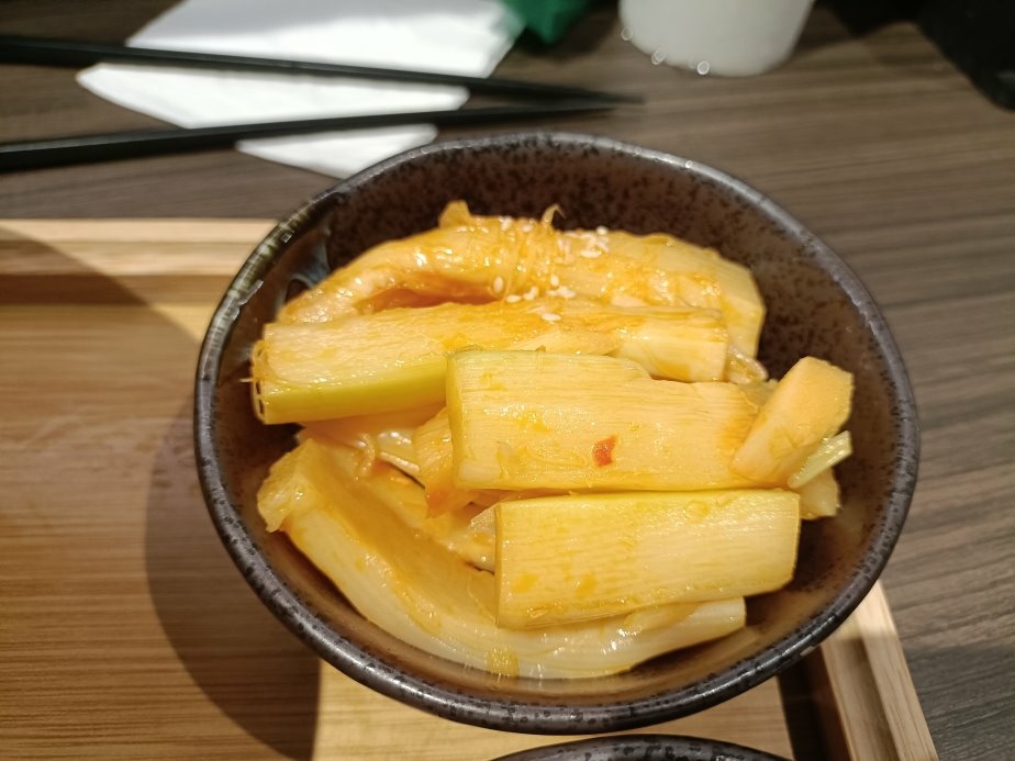 忠孝復興拉麵新開店!盛牪牛骨拉麵大安區拉麵必吃,牛骨湯頭打破傳統豚骨。