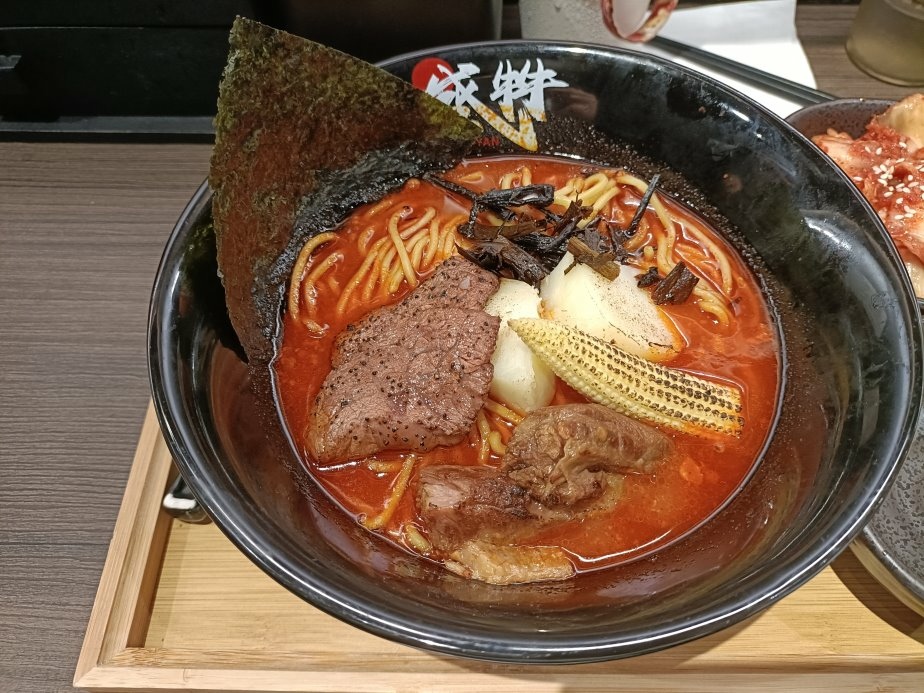 忠孝復興拉麵新開店!盛牪牛骨拉麵大安區拉麵必吃,牛骨湯頭打破傳統豚骨。