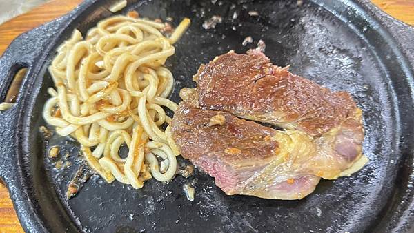 蘆洲20年老店實測開吃!自助吧表現不俗,CP值到底有多高?【