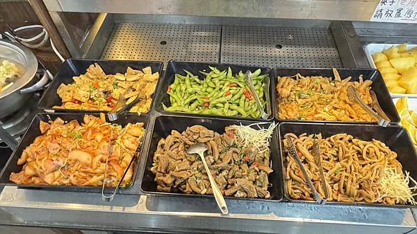 蘆洲20年老店實測開吃!自助吧表現不俗,CP值到底有多高?【