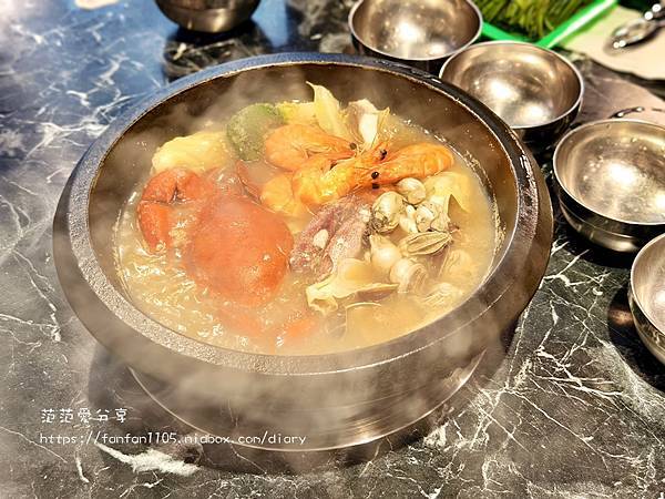 金山美食【金大碗石頭火鍋】螃蟹石頭火鍋  螃蟹Ｘ石頭火鍋Ｘ海鮮粥 (21).jpg