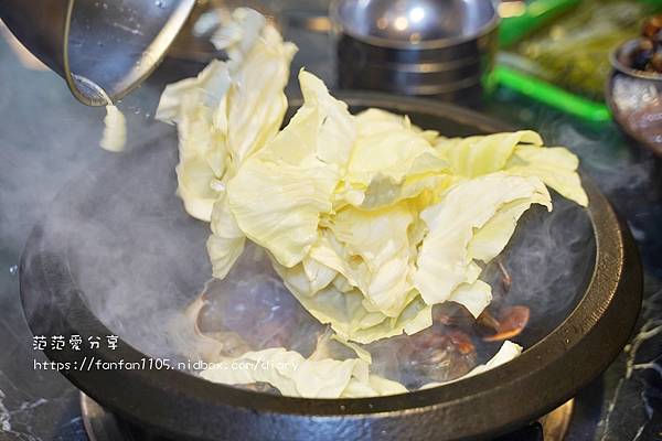 金山美食【金大碗石頭火鍋】螃蟹石頭火鍋  螃蟹Ｘ石頭火鍋Ｘ海鮮粥 (8).JPG