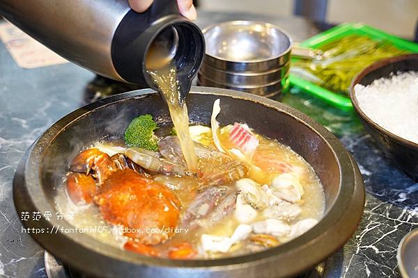 金山美食【金大碗石頭火鍋】螃蟹石頭火鍋  螃蟹Ｘ石頭火鍋Ｘ海鮮粥 (10).JPG