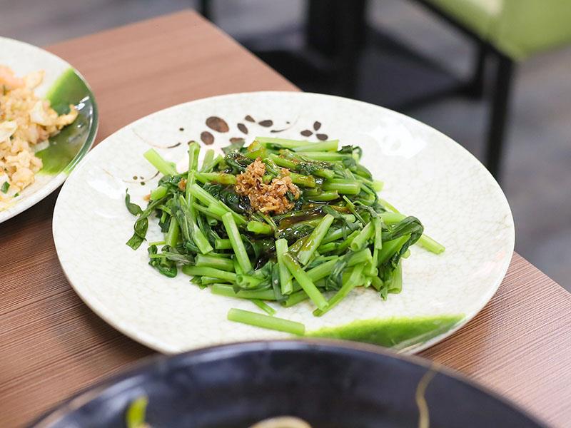 新竹牛肉麵推薦!幸福食光川菜大廚紅燒牛肉麵,炒飯、紅油炒手必吃。