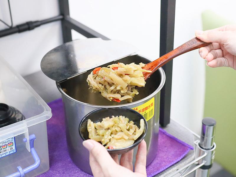 新竹牛肉麵推薦!幸福食光川菜大廚紅燒牛肉麵,炒飯、紅油炒手必吃。