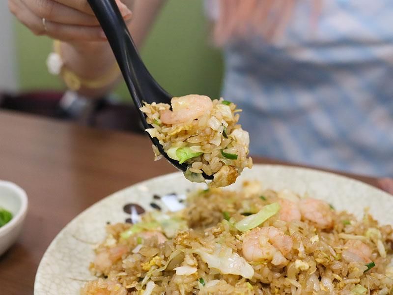 新竹牛肉麵推薦!幸福食光川菜大廚紅燒牛肉麵,炒飯、紅油炒手必吃。