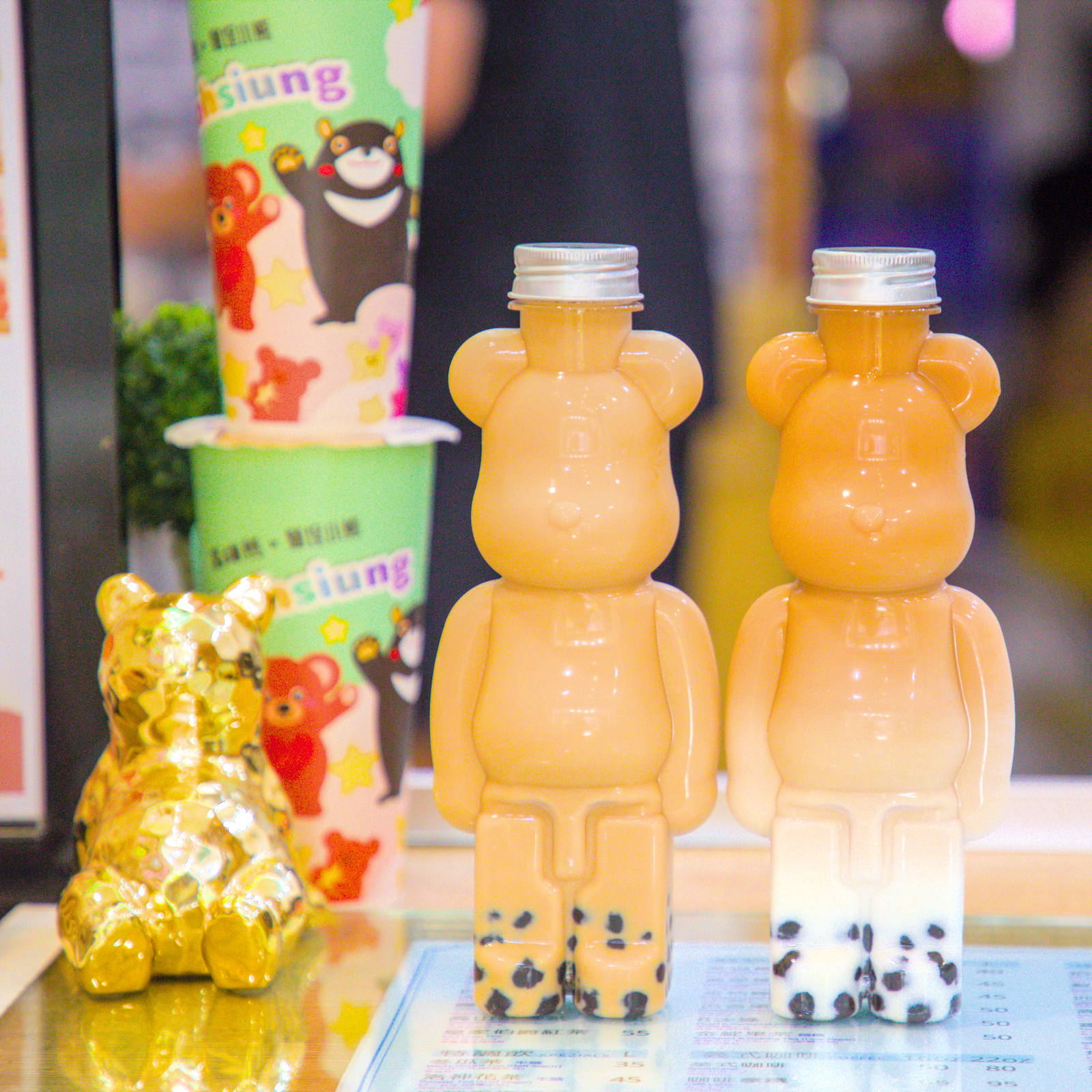 高雄鹽埕小熊奶茶！隱藏版手搖小熊瓶造型超療癒，高雄必訪飲料店。