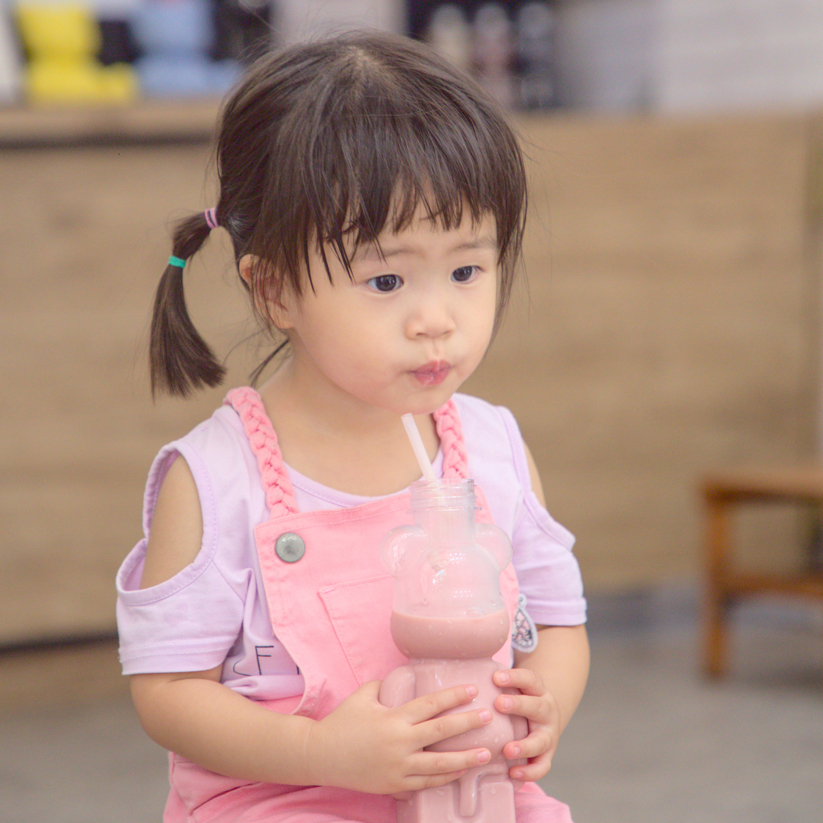 高雄鹽埕小熊奶茶！隱藏版手搖小熊瓶造型超療癒，高雄必訪飲料店。