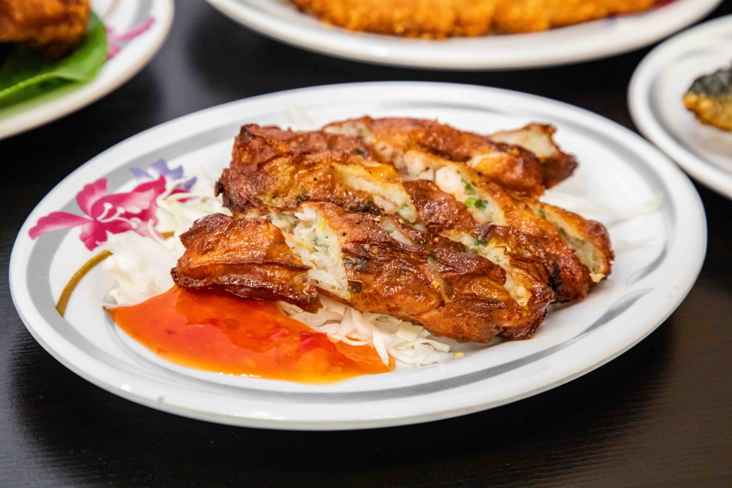 桃園中壢美食推薦！吃飯道地南部小吃集結，火雞肉飯堆成小山CP值超高。