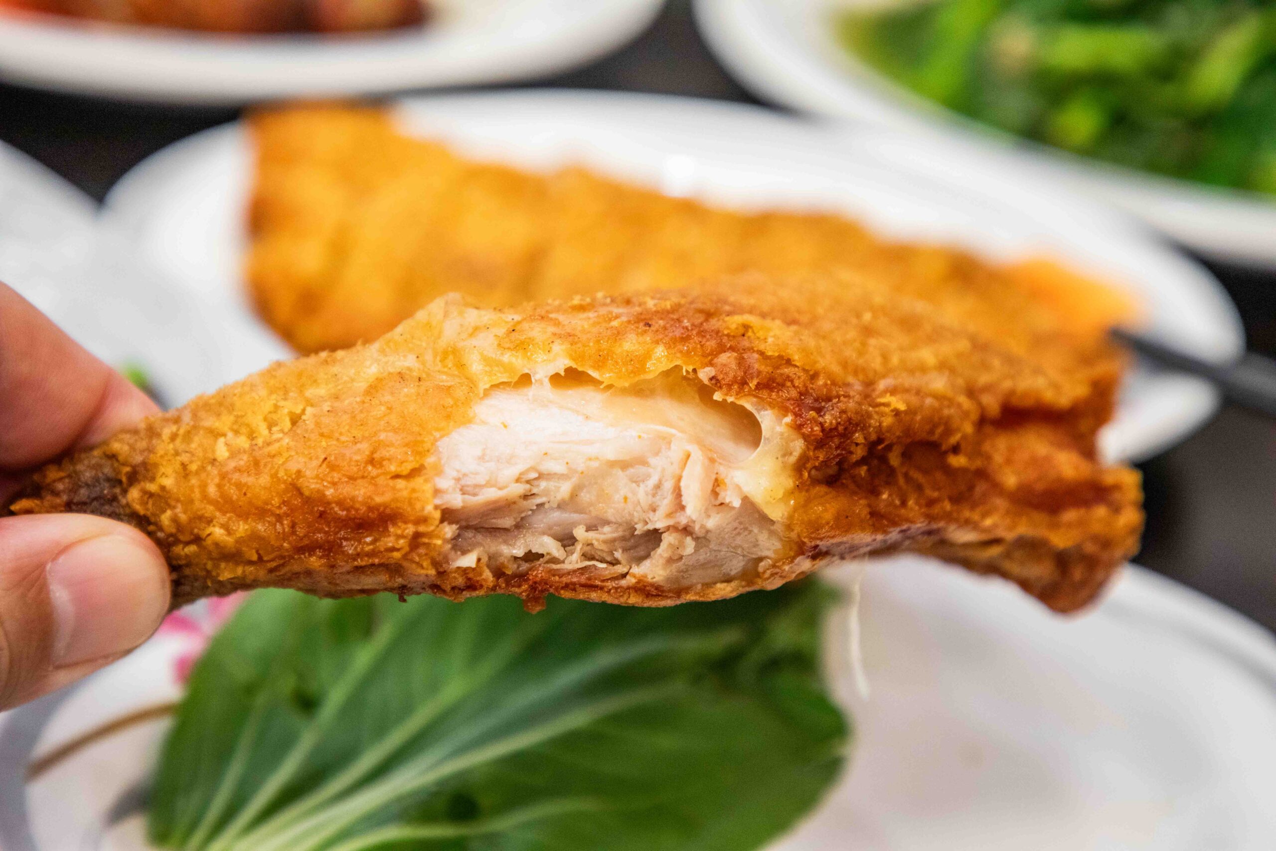 桃園中壢美食推薦！吃飯道地南部小吃集結，火雞肉飯堆成小山CP值超高。