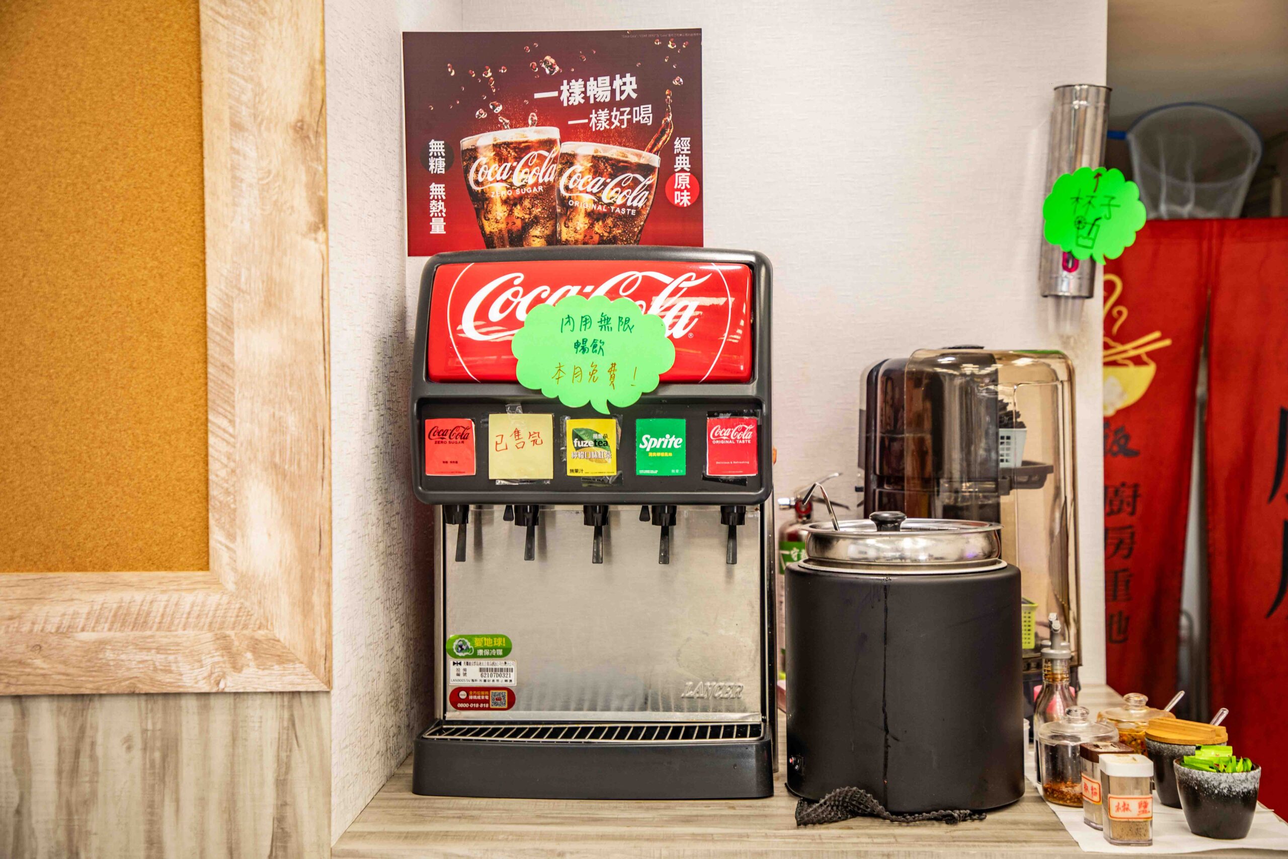 桃園中壢美食推薦！吃飯道地南部小吃集結，火雞肉飯堆成小山CP值超高。