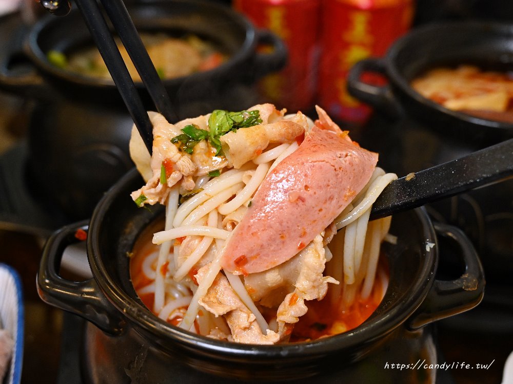 川麵道北平店罐罐米線｜台中首間罐罐米線，道地四川味，香料炒製，七種正宗湯頭任你選 - 糖糖's 享食生活