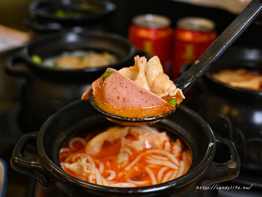 川麵道北平店罐罐米線｜台中首間罐罐米線，道地四川味，香料炒製，七種正宗湯頭任你選 - 糖糖's 享食生活