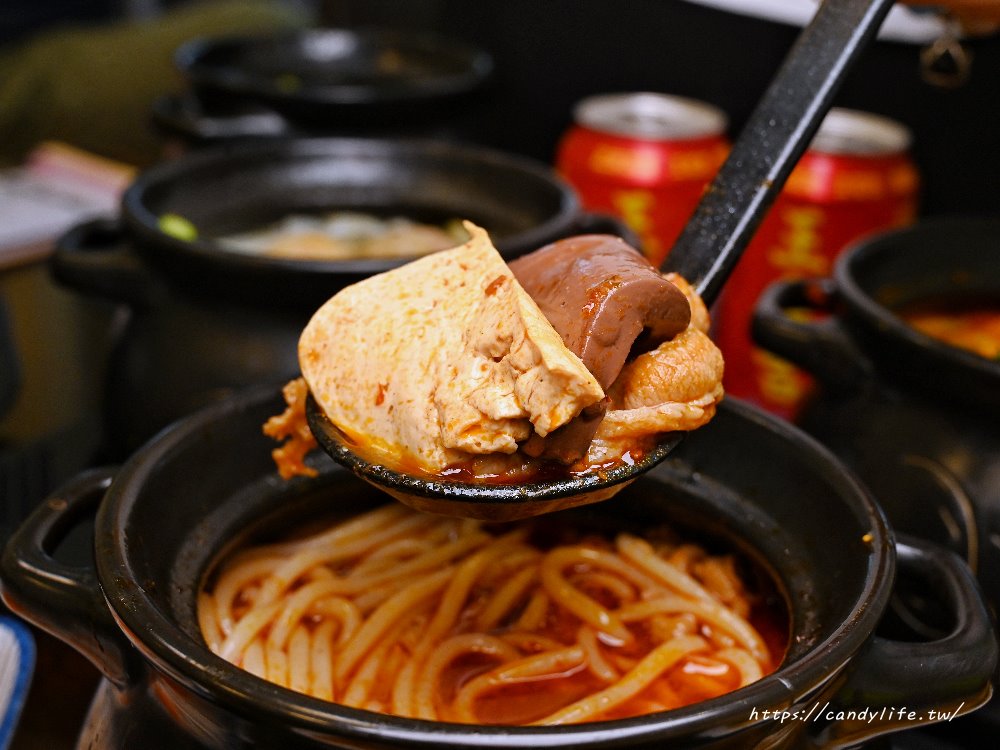 川麵道北平店罐罐米線｜台中首間罐罐米線，道地四川味，香料炒製，七種正宗湯頭任你選 - 糖糖's 享食生活