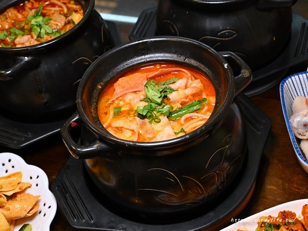 川麵道北平店罐罐米線｜台中首間罐罐米線，道地四川味，香料炒製，七種正宗湯頭任你選 - 糖糖's 享食生活