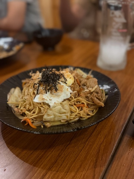 新北市中和區捷運永安市場新店報報，到串鯨居酒屋享受幸福的燒烤香吧！