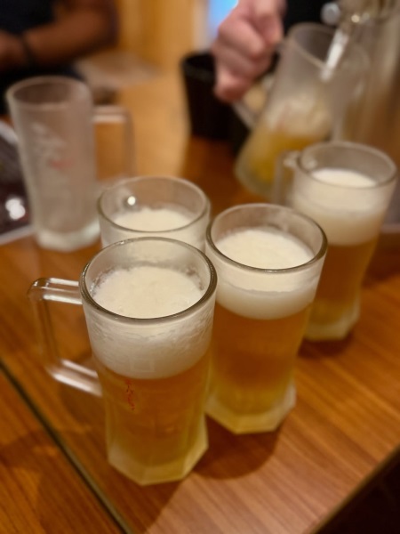 新北市中和區捷運永安市場新店報報，到串鯨居酒屋享受幸福的燒烤香吧！