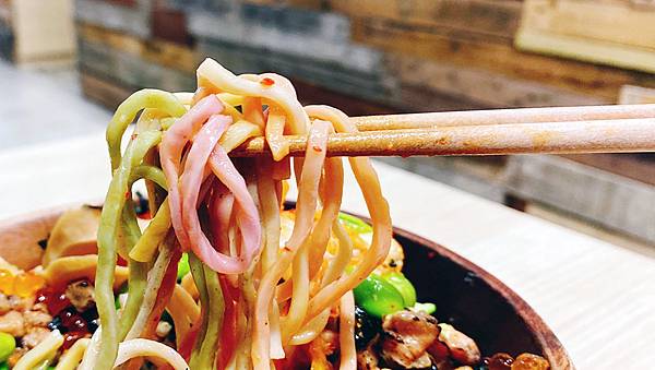 台北士林近天母的美食推薦【POKE Lee】夏威夷丼飯(Poké Bowl)來自米其林一星餐廳主廚Victo引進台灣的夏威夷蓋飯│芝山捷運站周邊美食│士林新開幕、天母美食-48.jpg