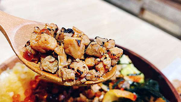 台北士林近天母的美食推薦【POKE Lee】夏威夷丼飯(Poké Bowl)來自米其林一星餐廳主廚Victo引進台灣的夏威夷蓋飯│芝山捷運站周邊美食│士林新開幕、天母美食-44.jpg