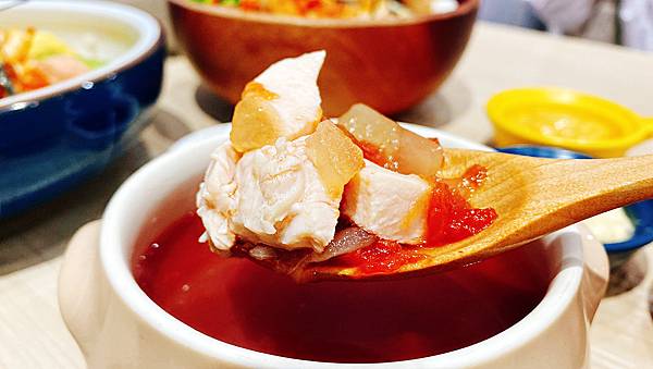 台北士林近天母的美食推薦【POKE Lee】夏威夷丼飯(Poké Bowl)來自米其林一星餐廳主廚Victo引進台灣的夏威夷蓋飯│芝山捷運站周邊美食│士林新開幕、天母美食-39.jpg