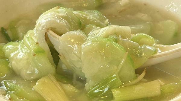 不小心走進的驚喜！快炒香氣滿滿，出餐速度超快，不知道吃什麼就