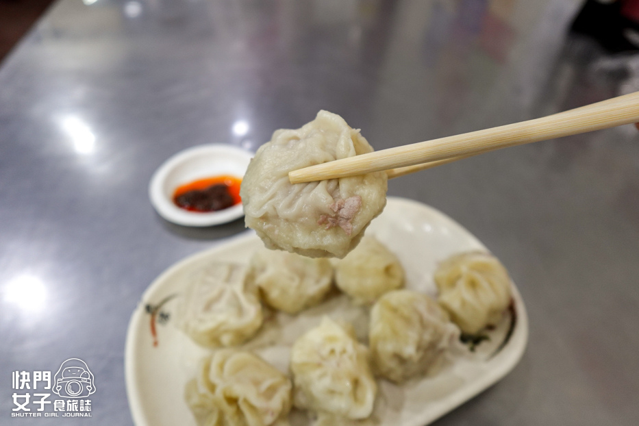 14延三夜市美食保記小籠包創始店手工小籠湯包酸辣湯.jpg