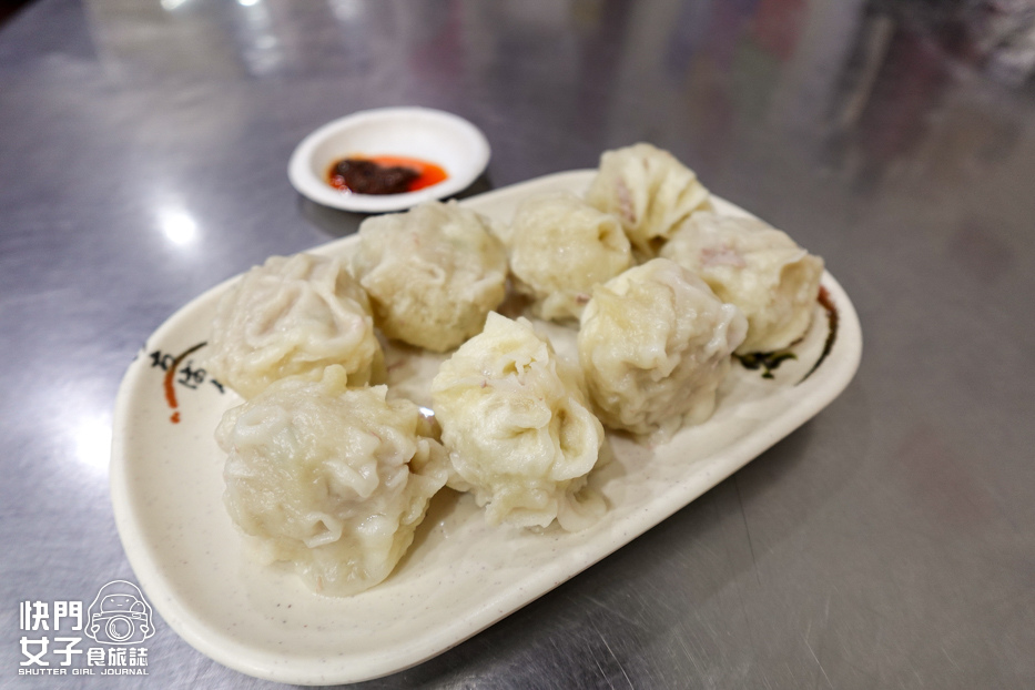 13延三夜市美食保記小籠包創始店手工小籠湯包酸辣湯.jpg