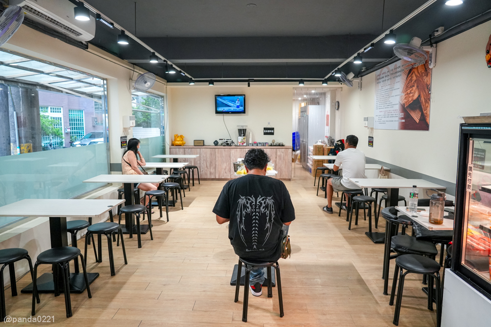 桃園中壢｜元鴨坊-益身當歸鴨(健行店)．大園人氣當歸鴨，中壢也能吃到！湯頭天天現熬～