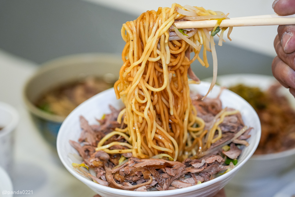 桃園中壢｜元鴨坊-益身當歸鴨(健行店)．大園人氣當歸鴨，中壢也能吃到！湯頭天天現熬～