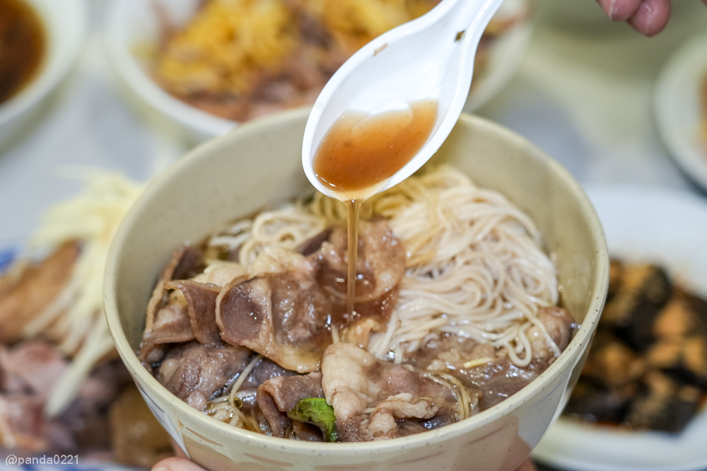 桃園中壢｜元鴨坊-益身當歸鴨(健行店)．大園人氣當歸鴨，中壢也能吃到！湯頭天天現熬～