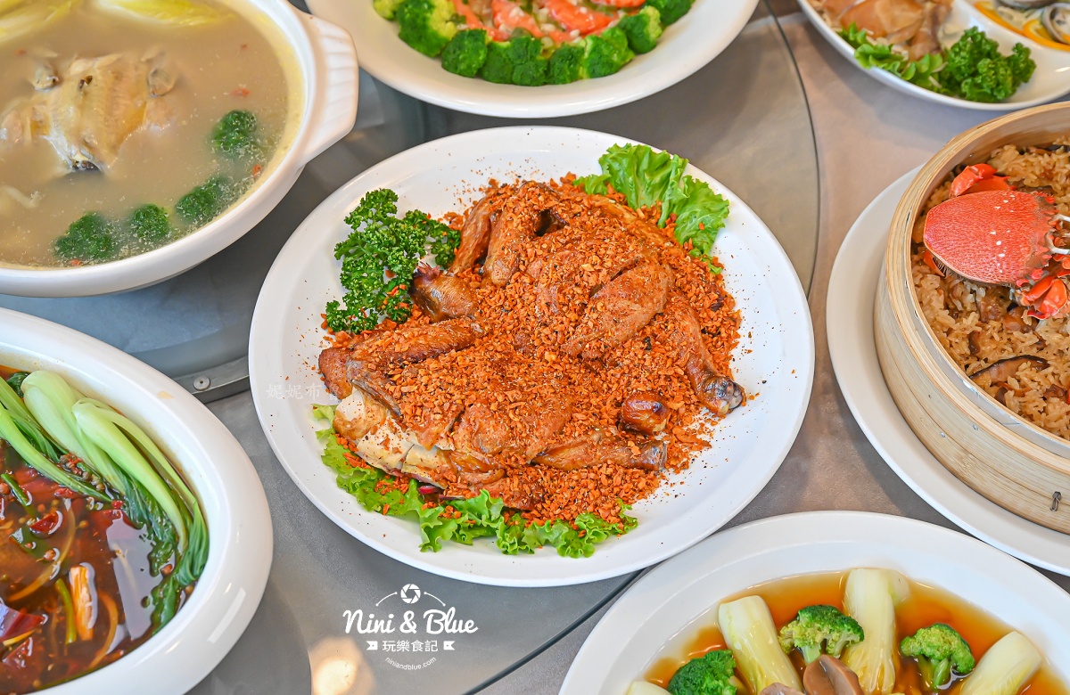 有20人大圓桌、包廂，大家庭聚餐也能同桌用餐啦！台中桌菜合菜推薦