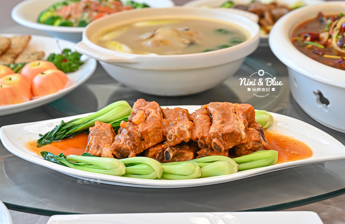 有20人大圓桌、包廂，大家庭聚餐也能同桌用餐啦！台中桌菜合菜推薦