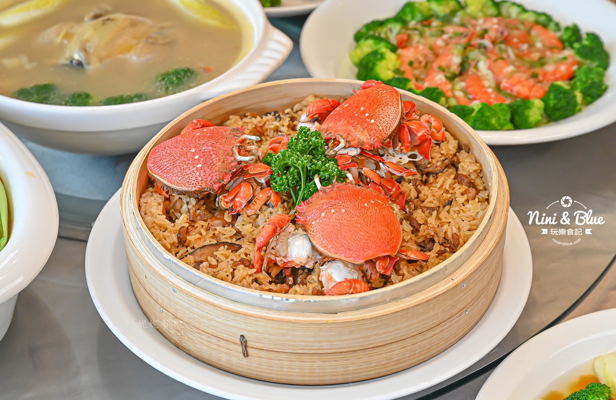 有20人大圓桌、包廂，大家庭聚餐也能同桌用餐啦！台中桌菜合菜推薦