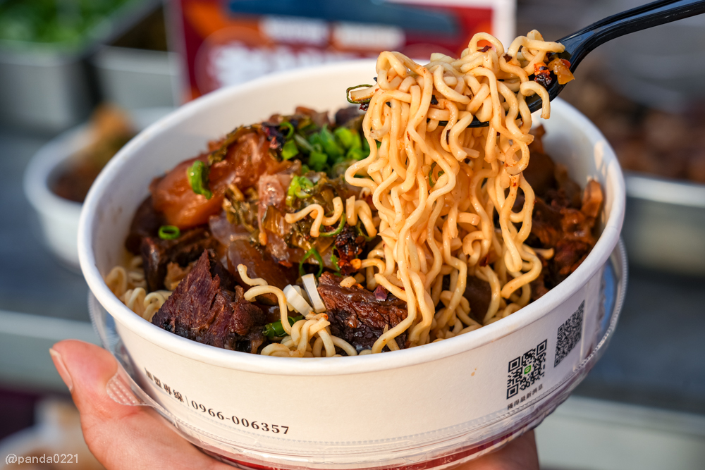 桃園中壢｜仁海宮夜市美食懶人包，人氣攤位、必吃小吃、營業時間（每週五～日限定）