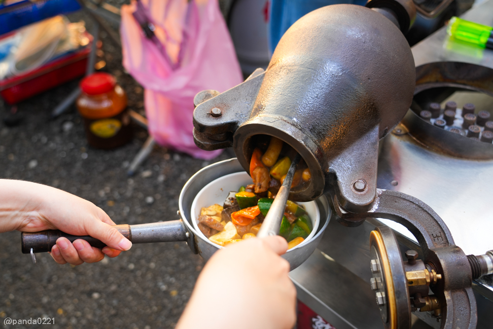 桃園中壢｜仁海宮夜市美食懶人包，人氣攤位、必吃小吃、營業時間（每週五～日限定）