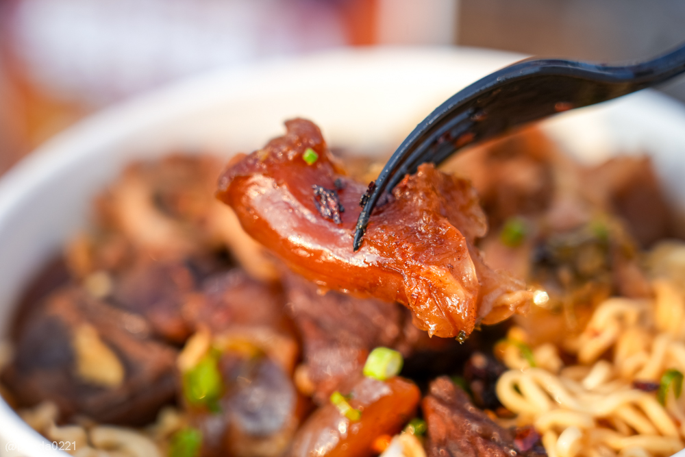 桃園中壢｜仁海宮夜市美食懶人包，人氣攤位、必吃小吃、營業時間（每週五～日限定）