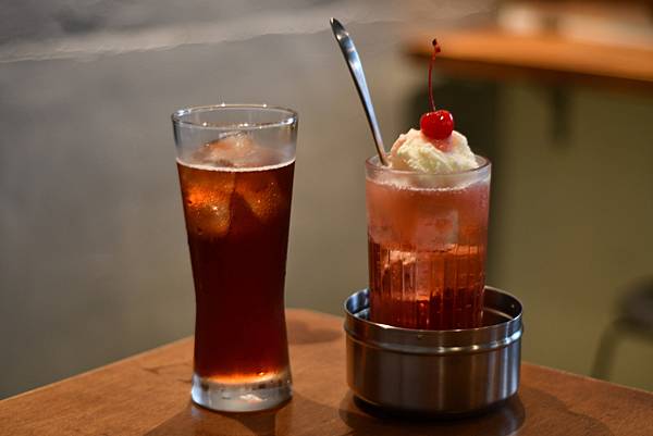 台南日式喫茶店推薦！燭日必吃漢堡排飯份量超乎想像，半熟蛋黃岩漿絕配。