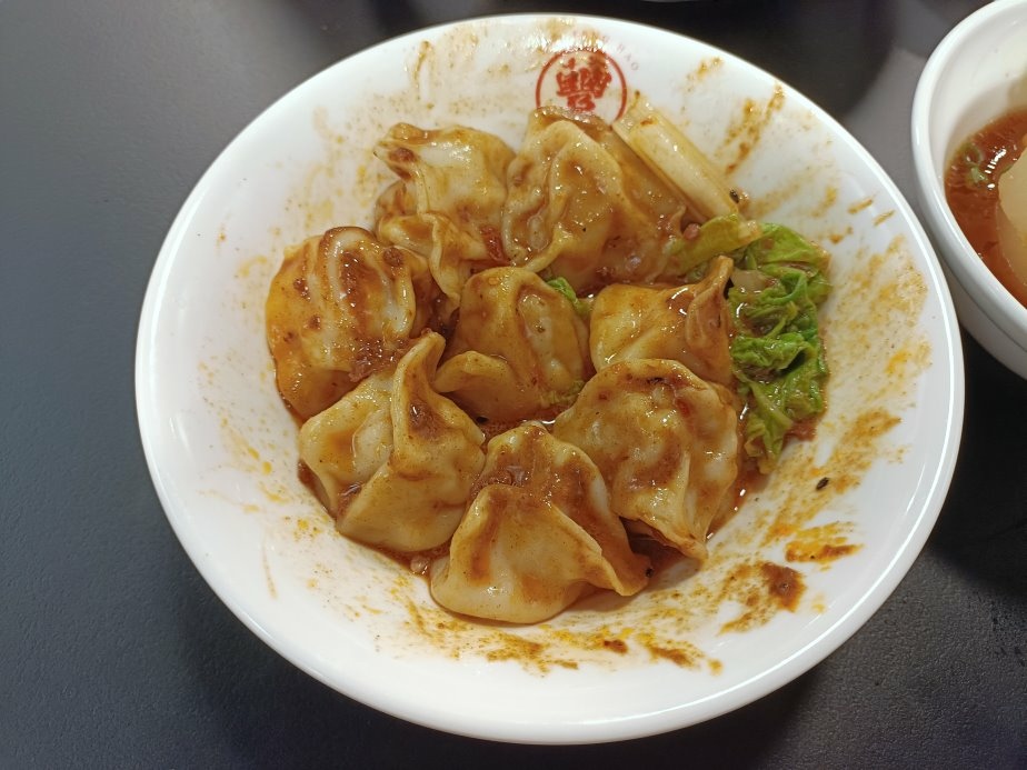 不用再跑三峽！喙蘴號三峽老虎麵樹林新分店，招牌乾辣麵老虎醬加爆。