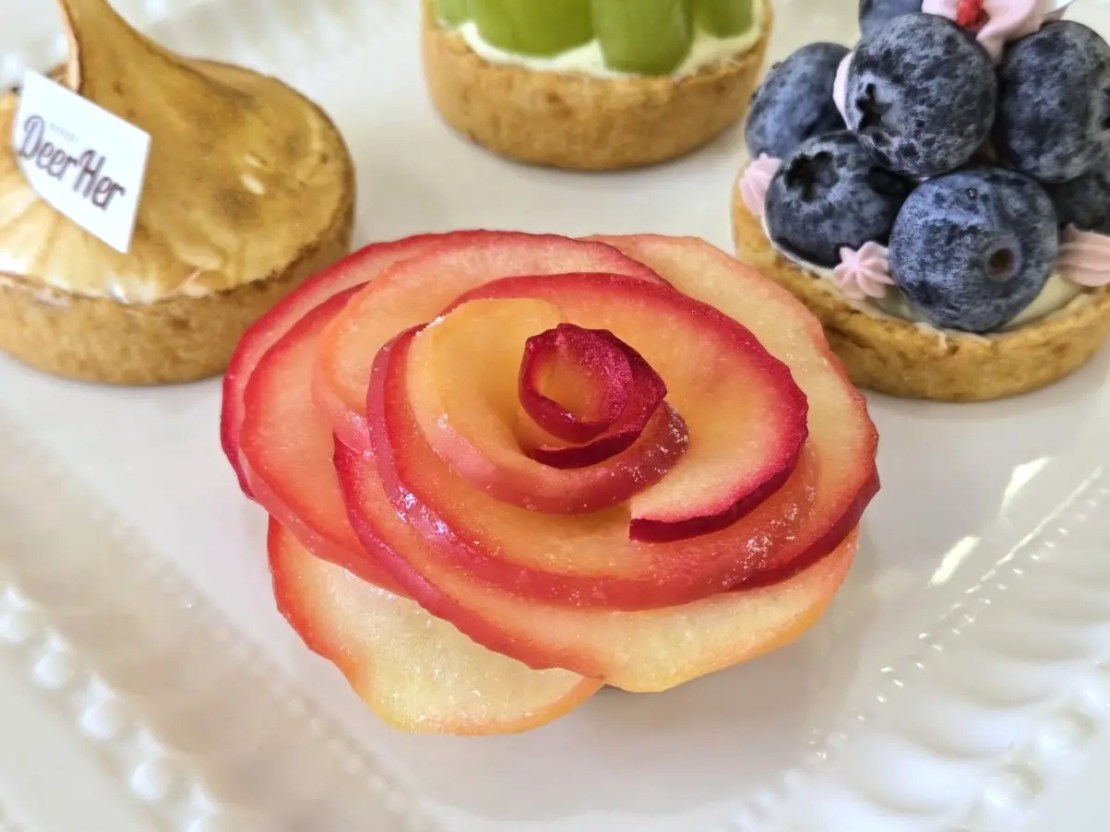 DeerHer甜點廚坊 東海店｜不限時下午茶天堂！喜餅試吃超療癒！台中甜點推薦、龍井咖啡廳推薦、喜餅推薦