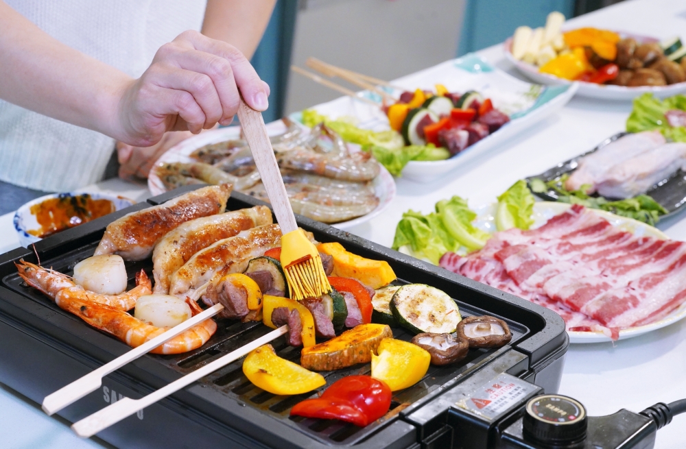 台北市松山區愛上新鮮聖凱師澎派牛多多烤肉組 海陸全包，宅在家享受豐盛烤肉料理