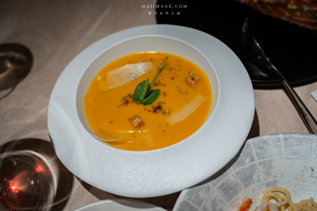 台北小巨蛋美食！ORIGEN純正西班牙餐廳正宗Tapas，米其林二星兄弟店推薦。