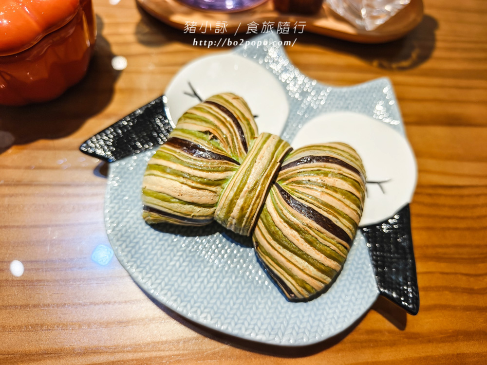 高雄岡山Wowの店貓頭鷹咖啡廳!必吃招牌法式緞帶可頌,北歐風情優雅午茶體驗。