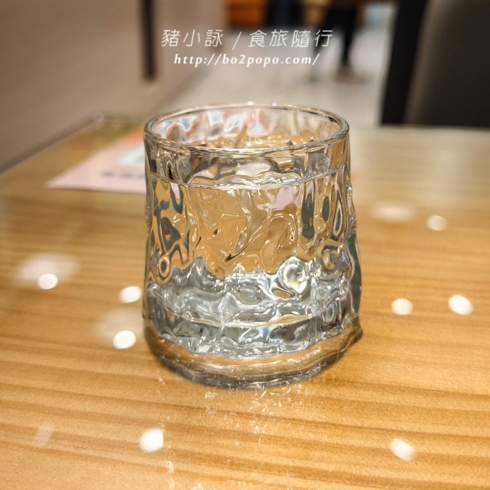 高雄岡山Wowの店貓頭鷹咖啡廳!必吃招牌法式緞帶可頌,北歐風情優雅午茶體驗。