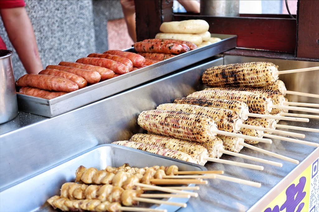 白沙屯財老爹碳烤 | 苗栗通霄碳烤,白沙屯烤香腸,一週只有開2天,香腸口味多種選擇,還有烤玉米、大魷魚、七里香 @果果愛Fruitlove 白沙屯財老爹碳烤 | 苗栗通霄碳烤,白沙屯烤香腸,一週只有開2天,香腸口味多種選擇,還有烤玉米、大魷魚、七里香 @果果愛Fruitlove