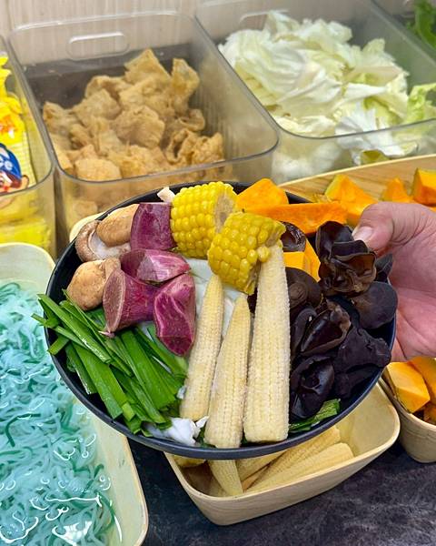 LINE_ALBUM_春日_250925_1 LINE_ALBUM_春日_250925_1